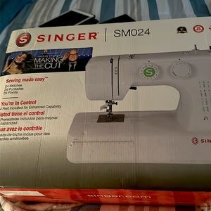 Singer sewing machine brand new in box
